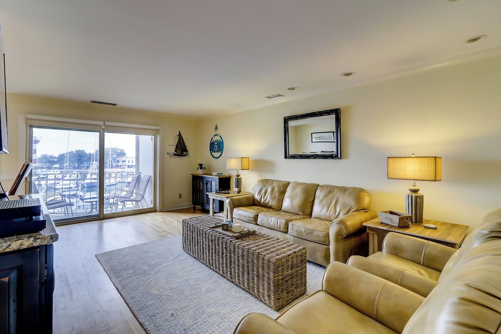Villa, Multiple Beds, Kitchen (949 Cutter Court)