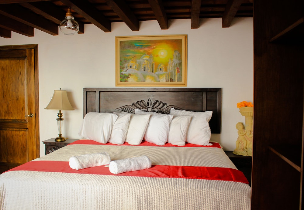Room (#3) photo 2