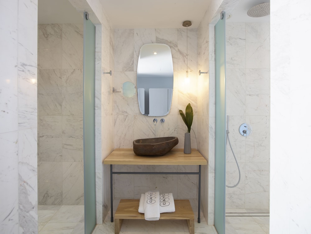 Two Bedroom Interconnecting Rooms with Private Pool - Sea View - Photo 4