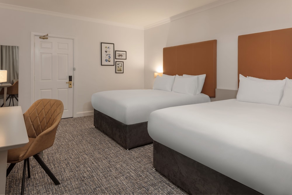 Family Room, 2 Twin Beds