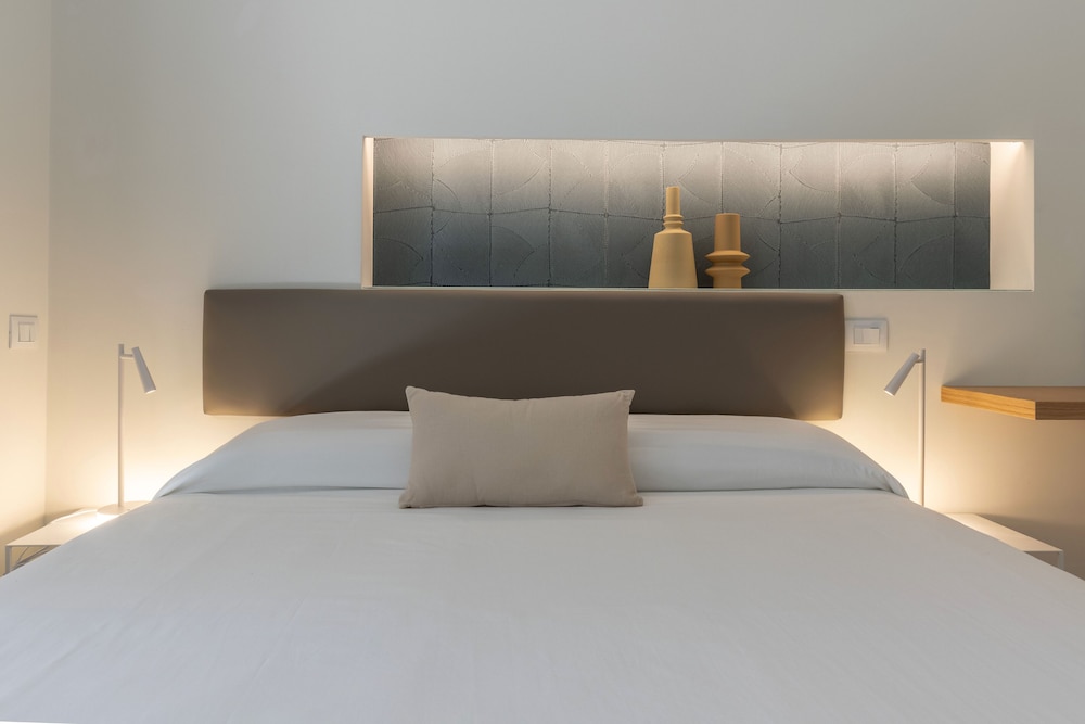 Superior Room, 1 Queen Bed photo 1