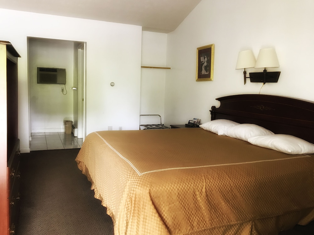 Standard Room, 1 King Bed - Photo 1