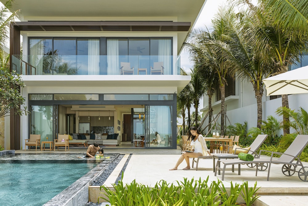 The Level 4-Bedroom Beachfront Pool Villa - Photo 9