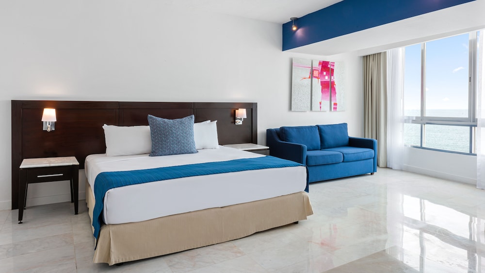 Deluxe Room Ocean View King photo 2