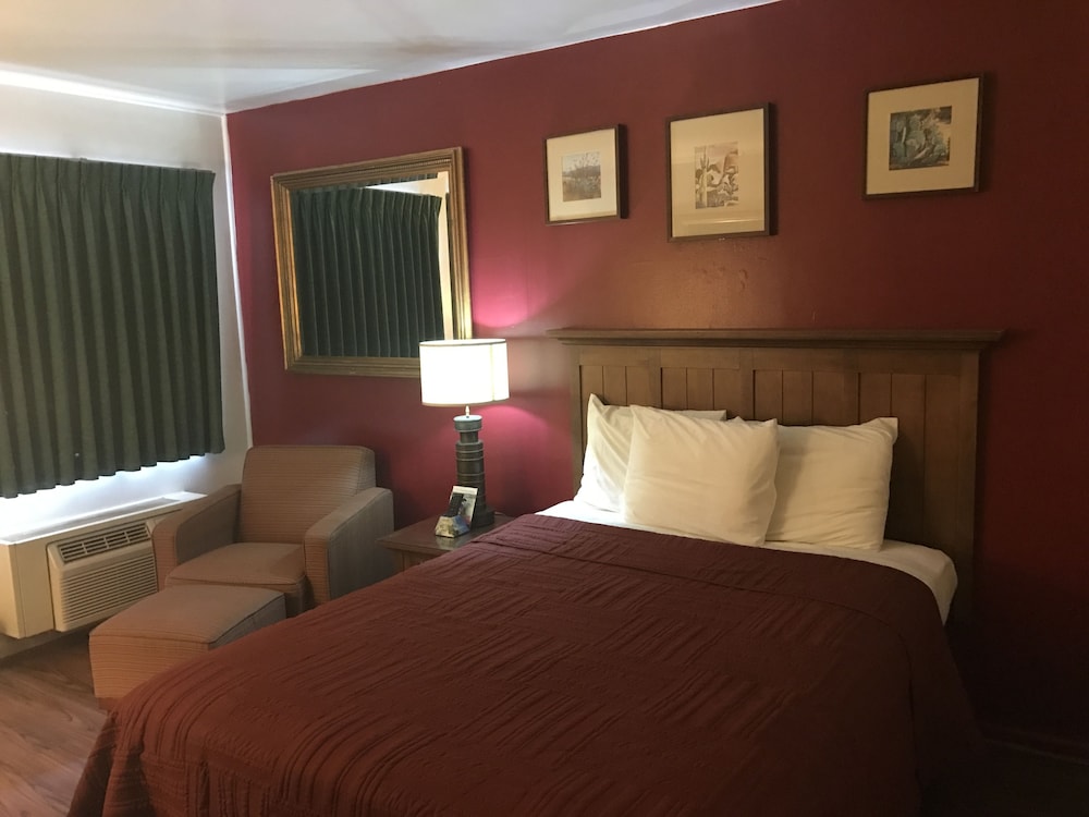 Standard Room, 1 Queen Bed photo 1