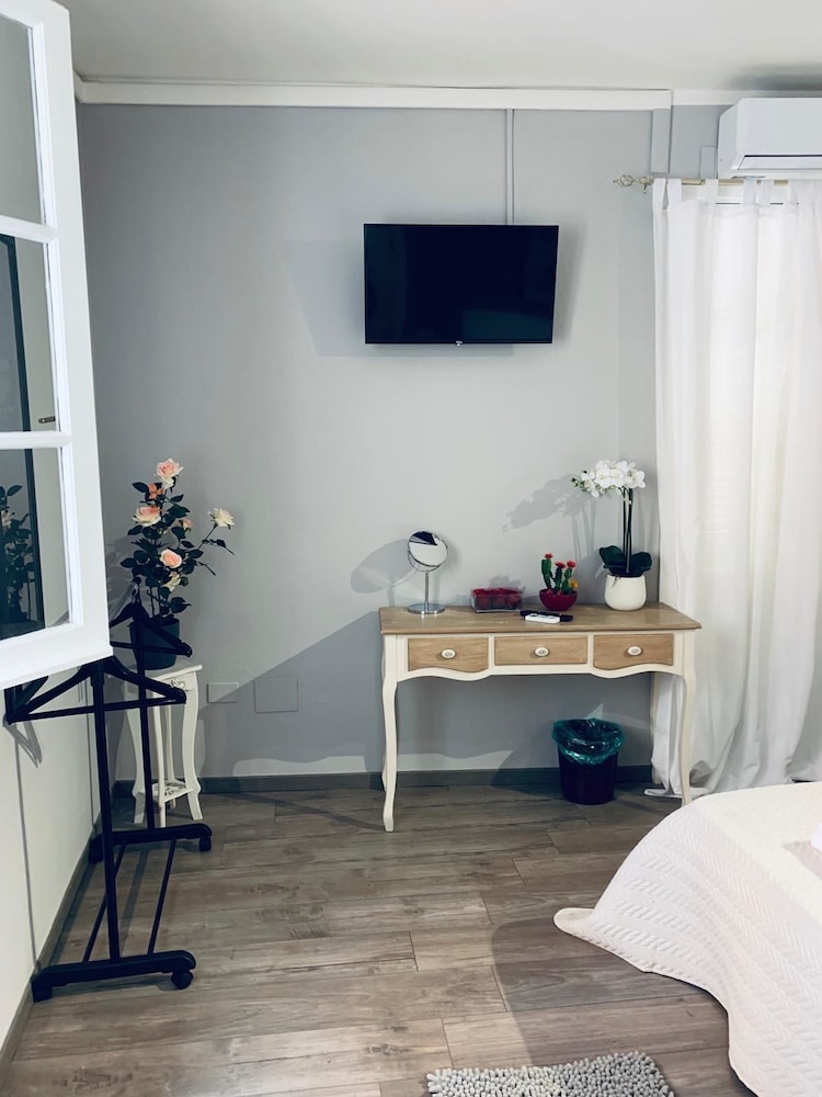 Classic Double Room, 1 Queen Bed, Balcony photo 3