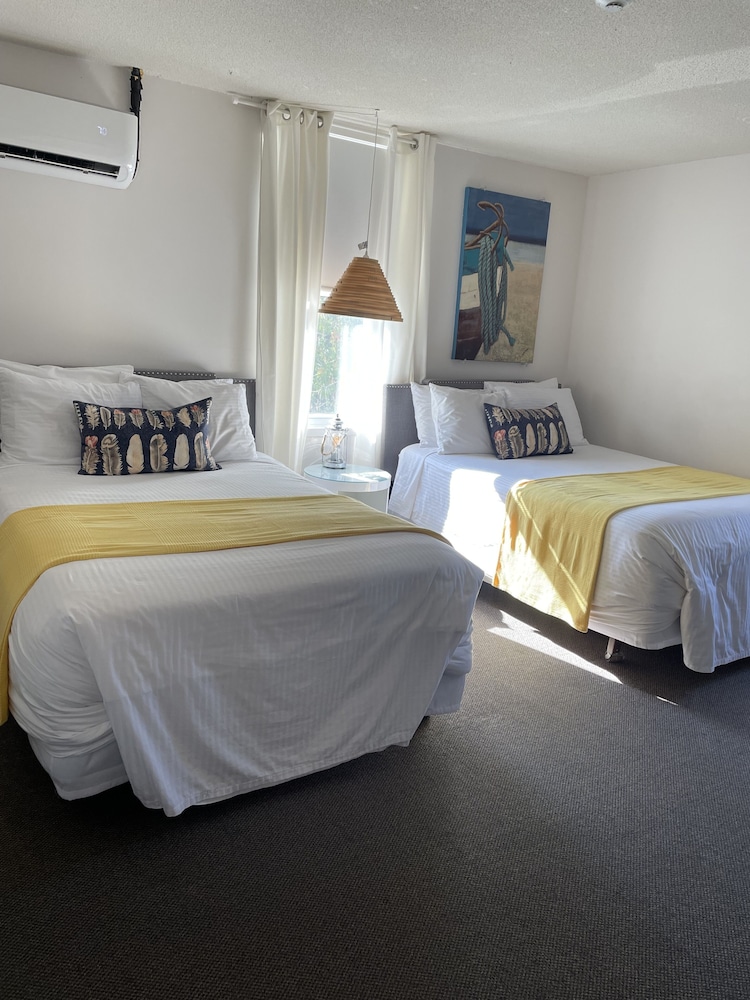 Executive Room, 2 Double Beds, Balcony, Beach View (201) photo 2