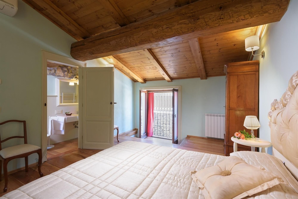 Villa photo 3