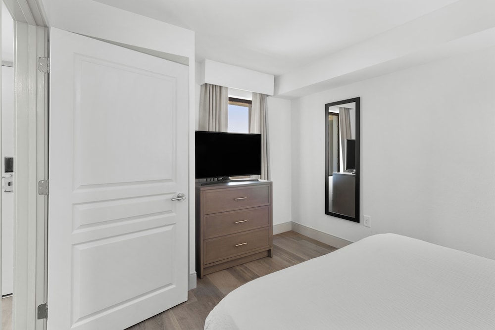 Mariner Ocean View Deluxe Three Bedroom Condo - Photo 3
