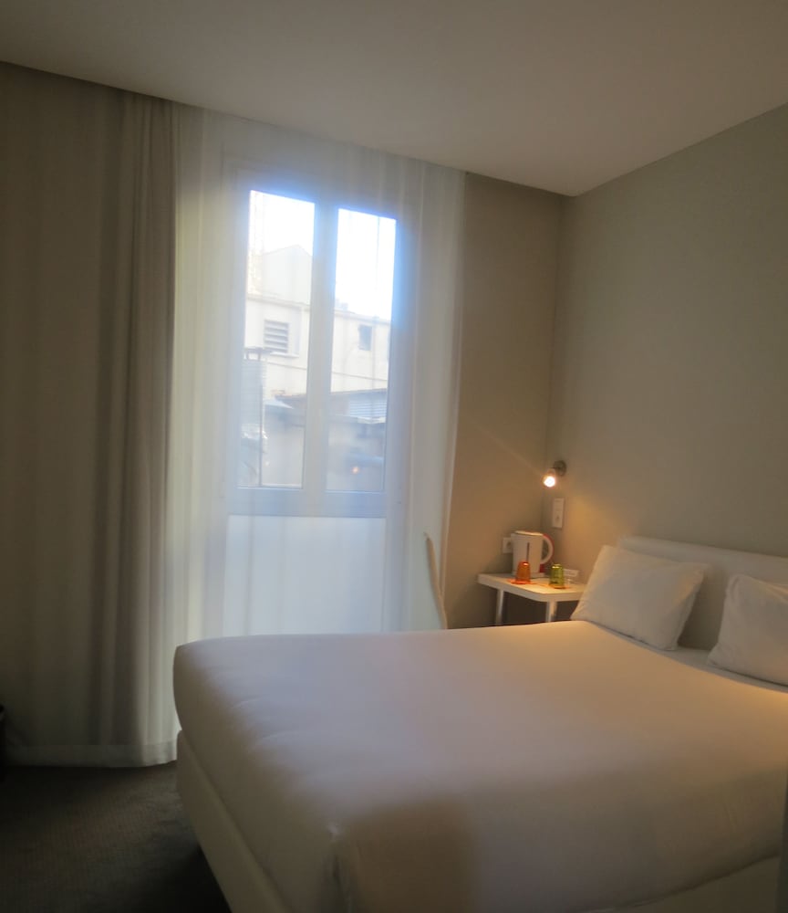 Standard Double Room - Photo 2