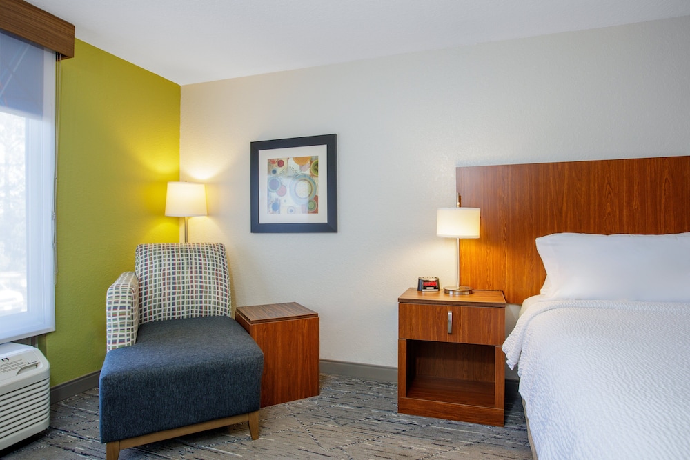 Standard Room, 1 King Bed (LEISURE) - Photo 3