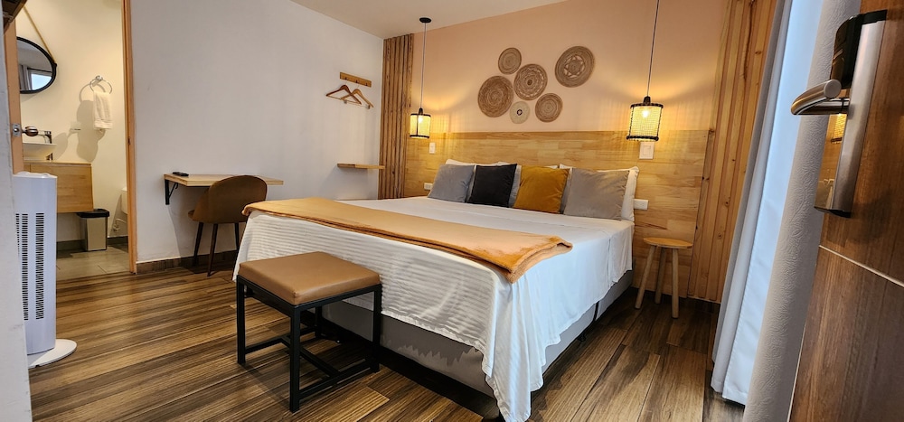 Superior Double Room, Balcony - Photo 5