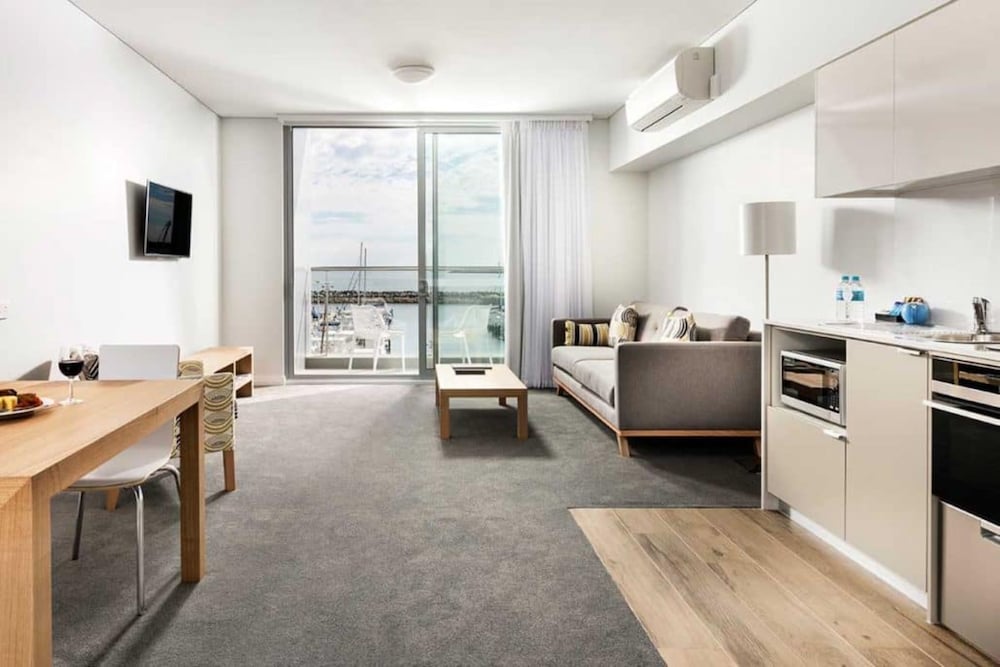 1 Bedroom - Ocean Sunset photo 3