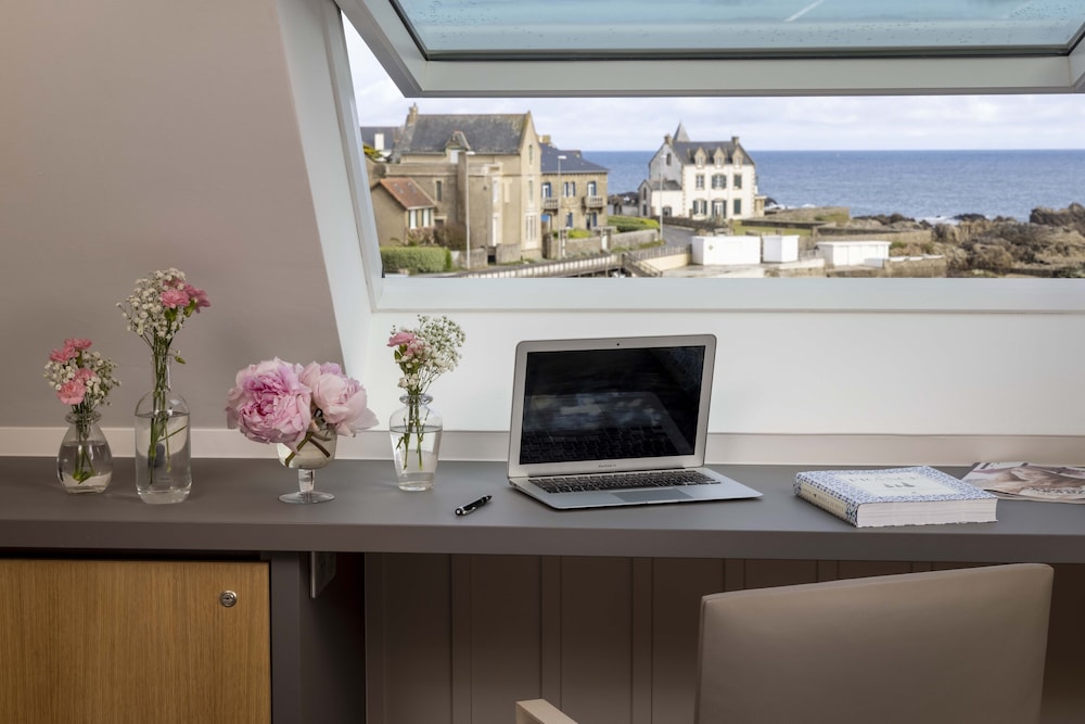 Classic Room, Beach View photo 2