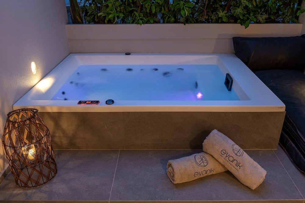 Double room with outdoor Jacuzzi photo 3