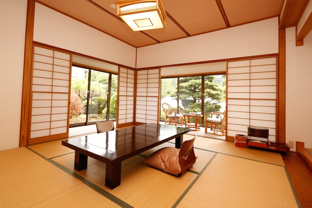 Japanese Western Style Room for 6 Guests with Private Bathroom & Yard (4F) photo 2