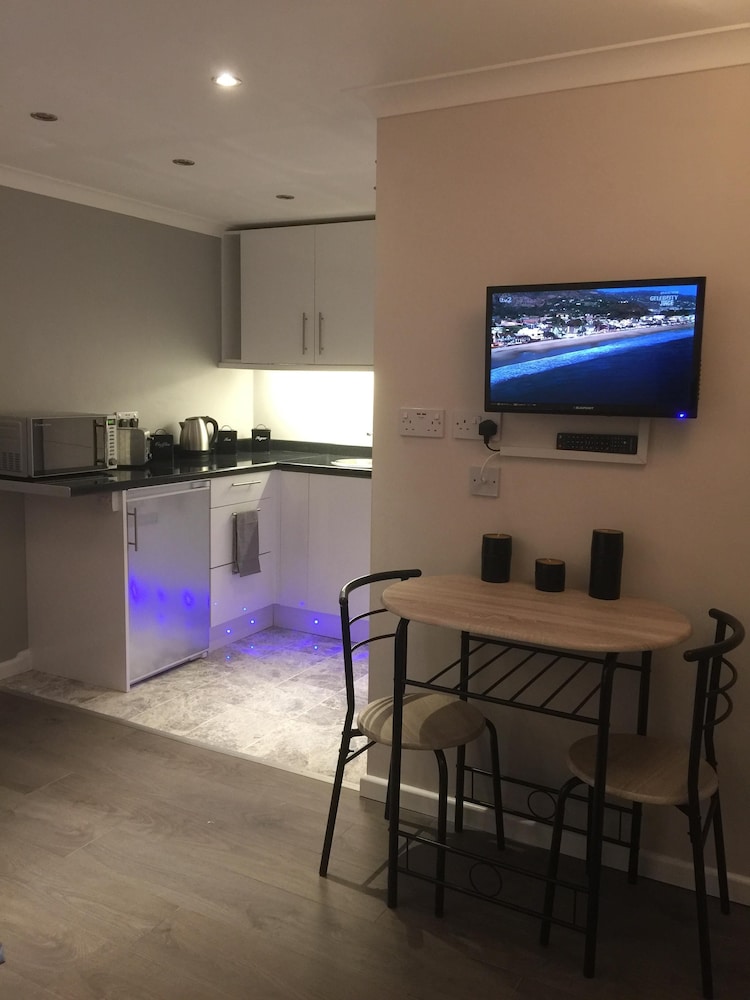 Basic Studio, Ensuite - Photo 2