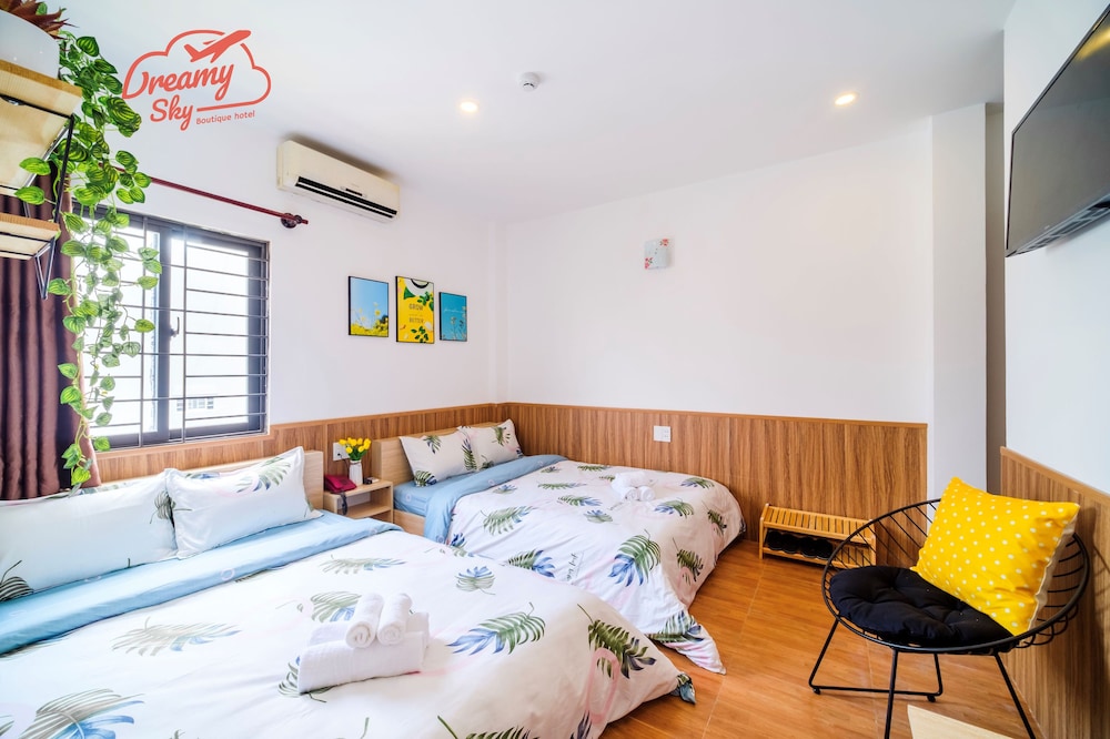 Windy Family Room - Photo 1