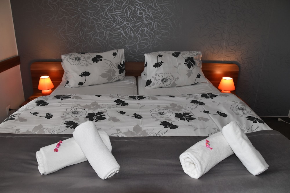 Standard Double Room, Valley View photo 3