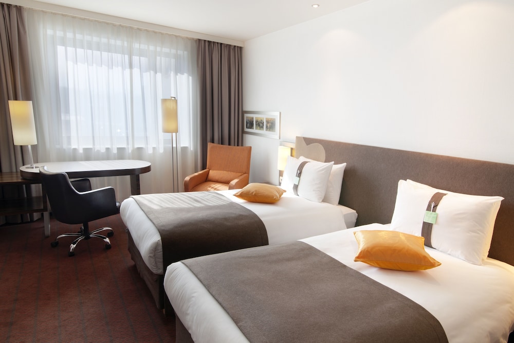 Standard Room, 2 Twin Beds, Non Smoking - Photo 1