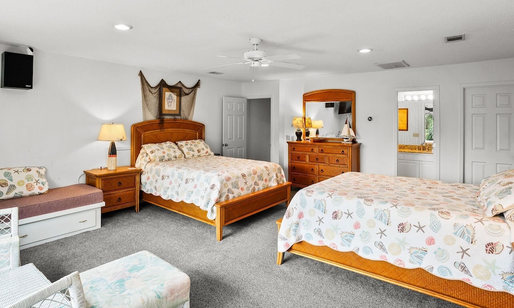 House, Multiple Beds, Kitchen photo 3