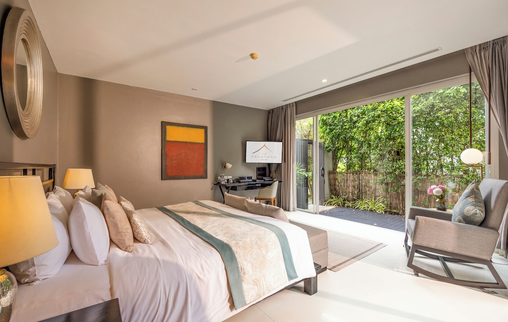 Two Bedroom Pool Suite - Photo 16