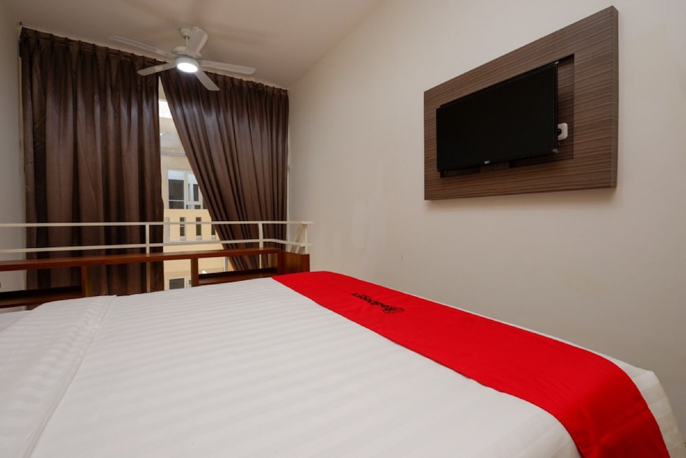 Deluxe Room - Photo 5