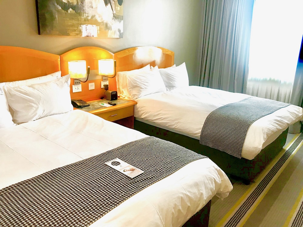 Standard Room, 2 Double Beds, City View (Mountain View) - Photo 1