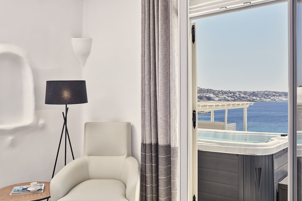 Suite, Hot Tub, Sea View (Outdoor, Princess) - Photo 11