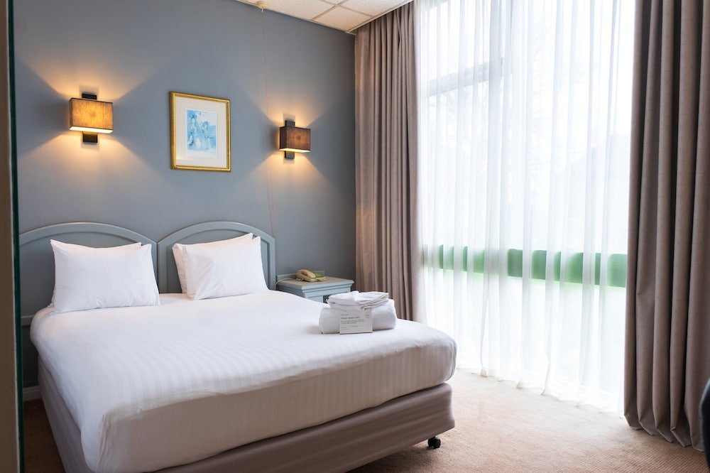 Standard Room, 1 Double Bed, Accessible - Photo 2