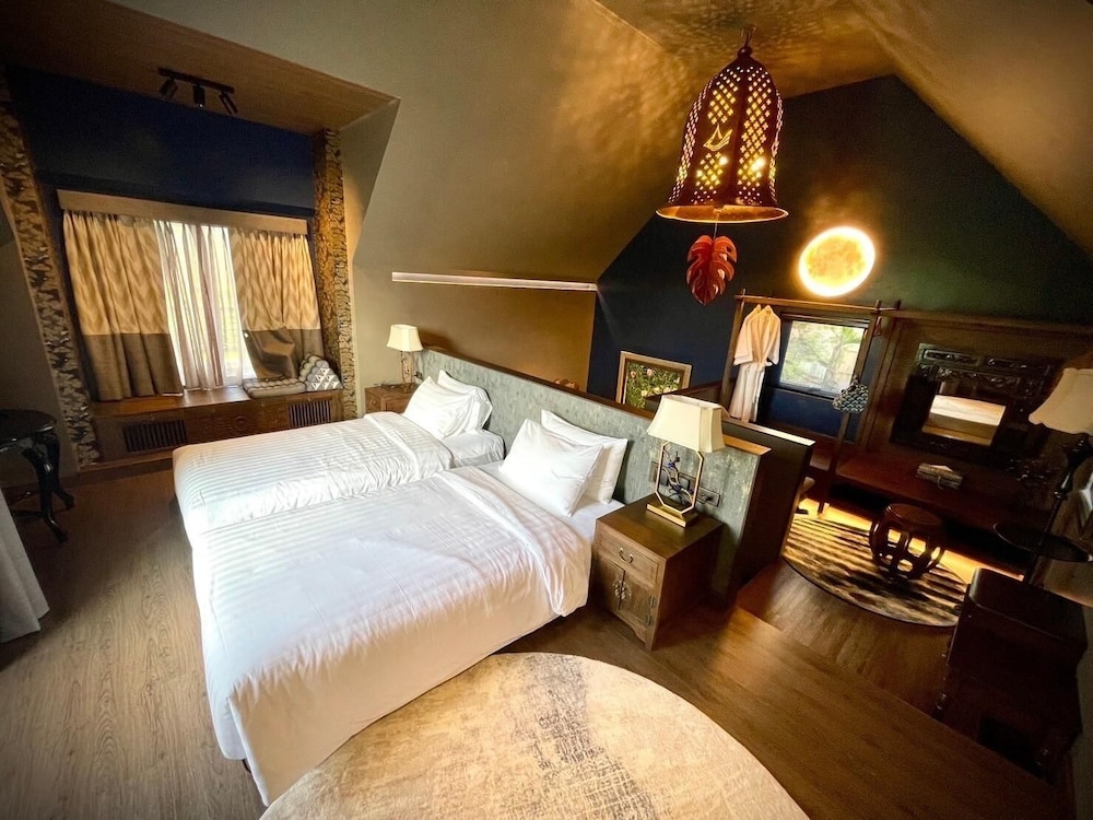 Executive Suite, Mountain View - Photo 6