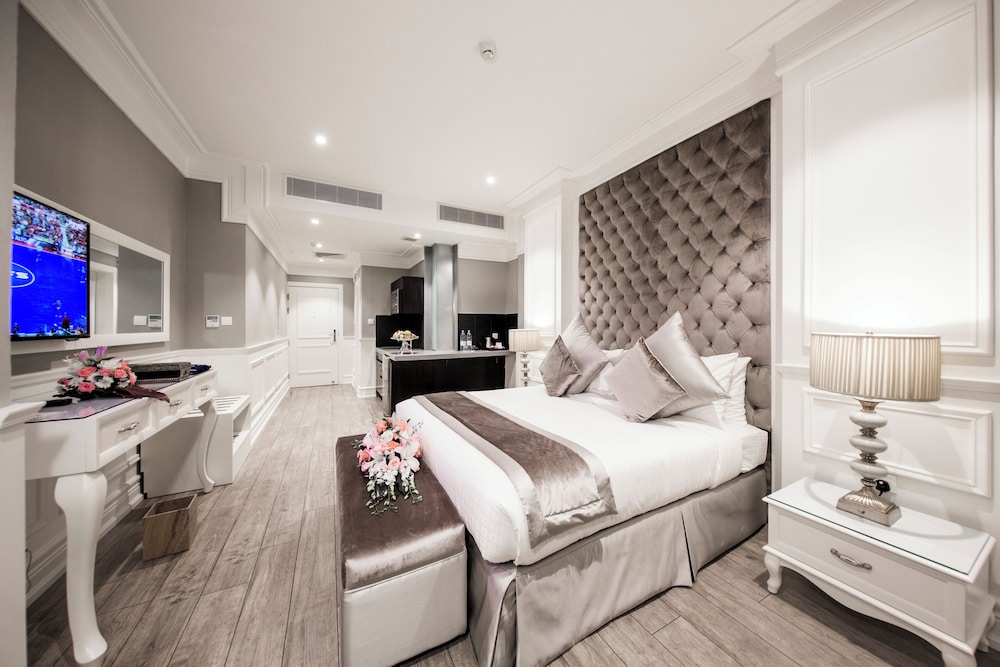 Deluxe Room, 1 King Bed photo 1