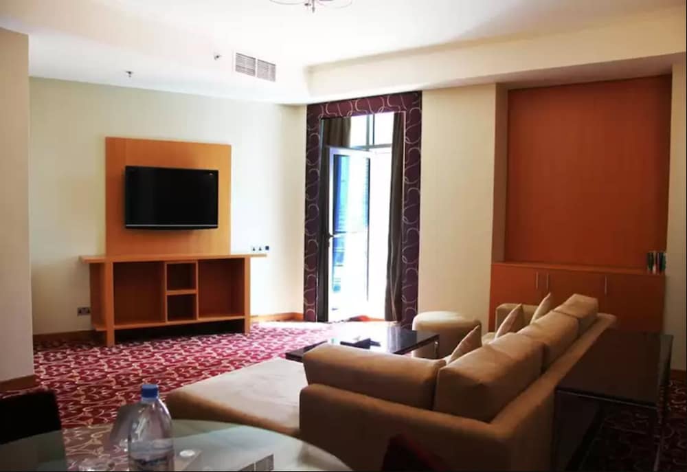 Royal Executive Suite photo 2