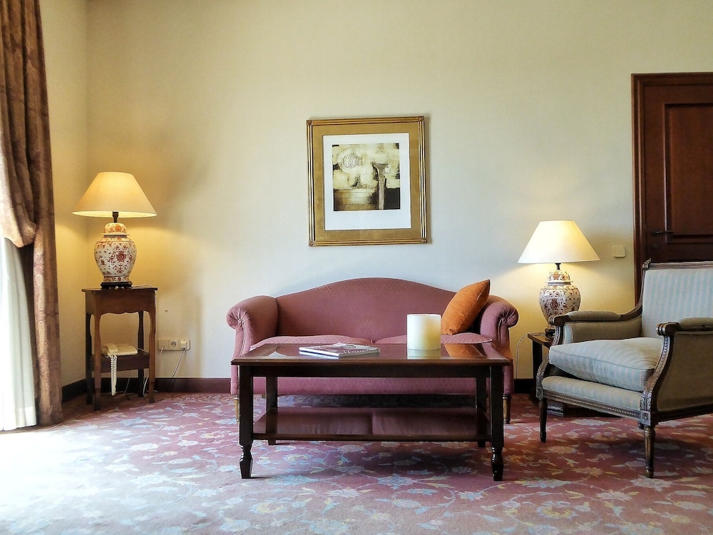 Classic Suite, Balcony - Photo 2