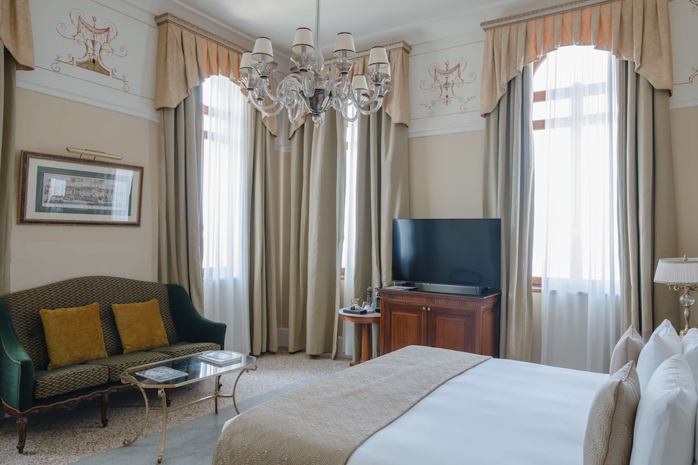 Junior Suite, Courtyard View (Garden) - Photo 17