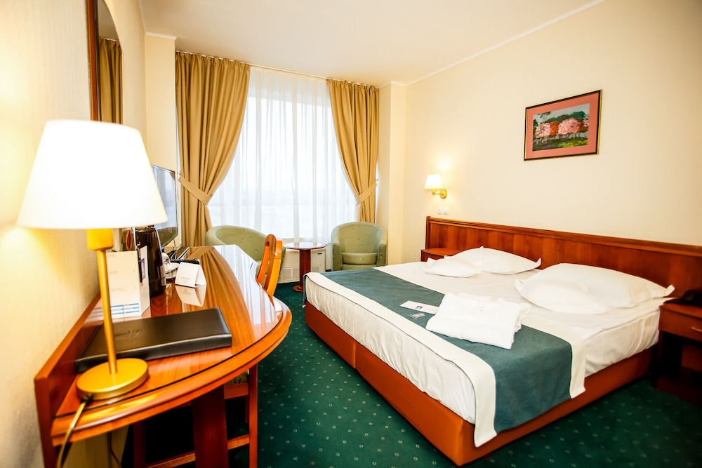 Business Double Room - Photo 1