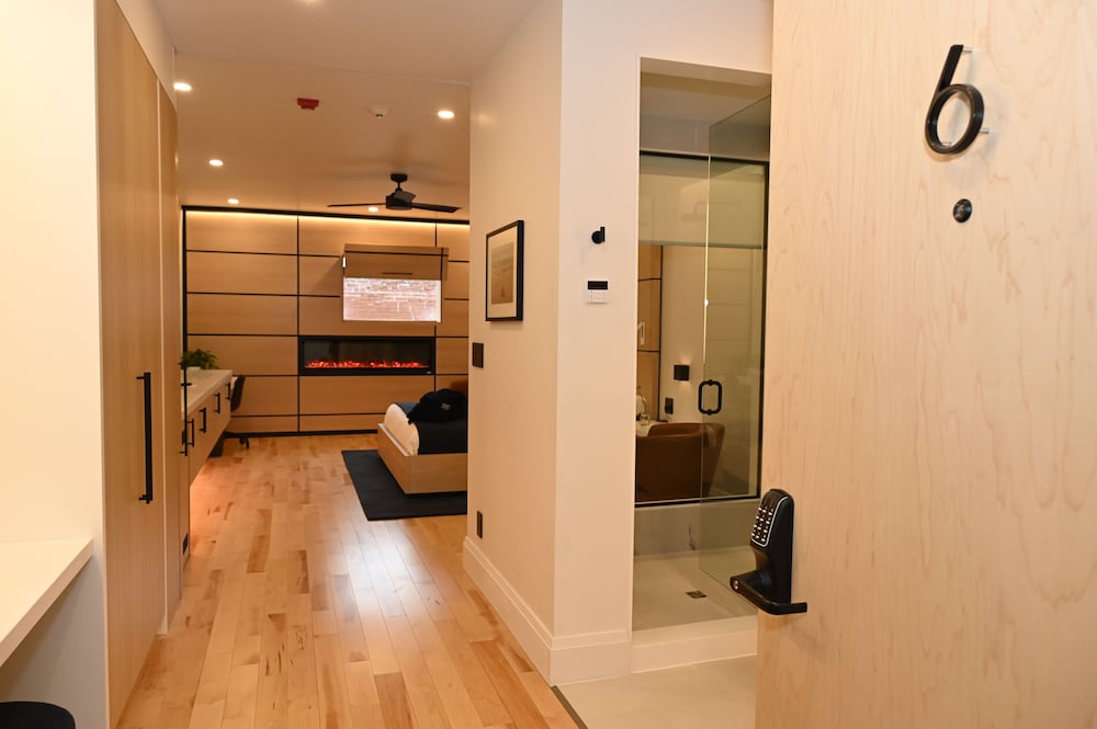 Luxury Room 6