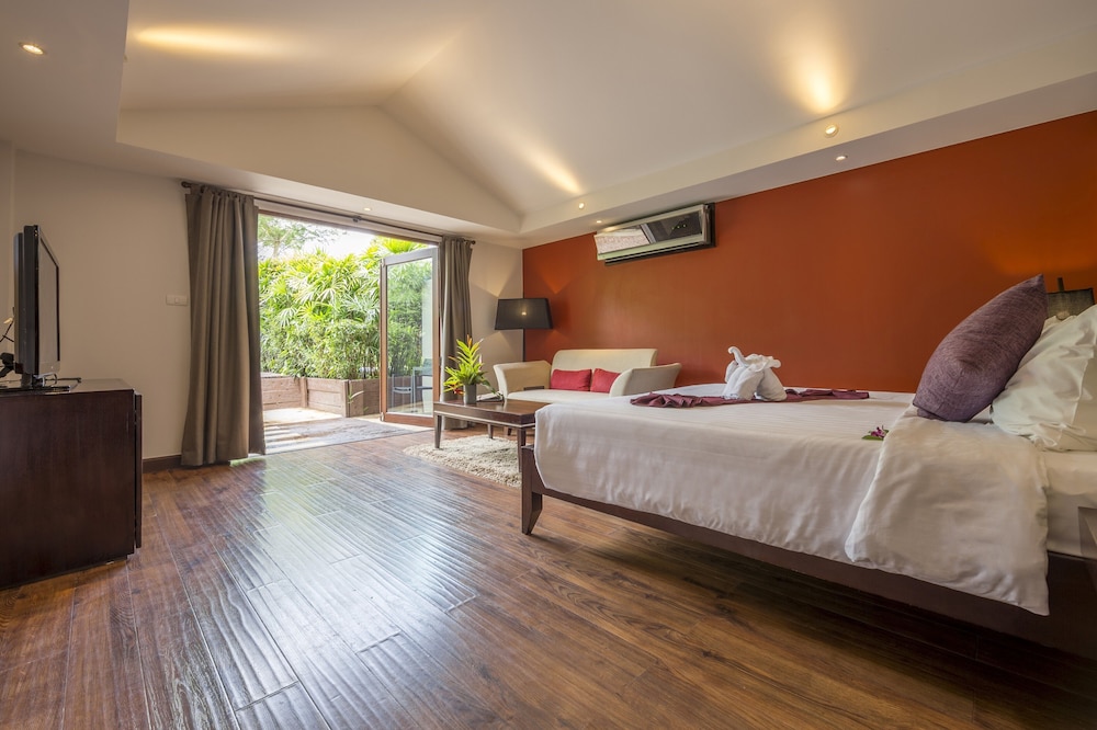 Suite (Outdoor Jacuzzi) - Photo 4