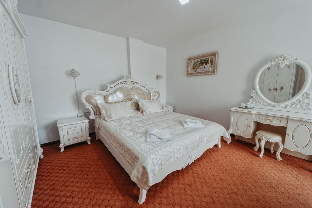 Premium Double Room, Balcony, Mountain View
