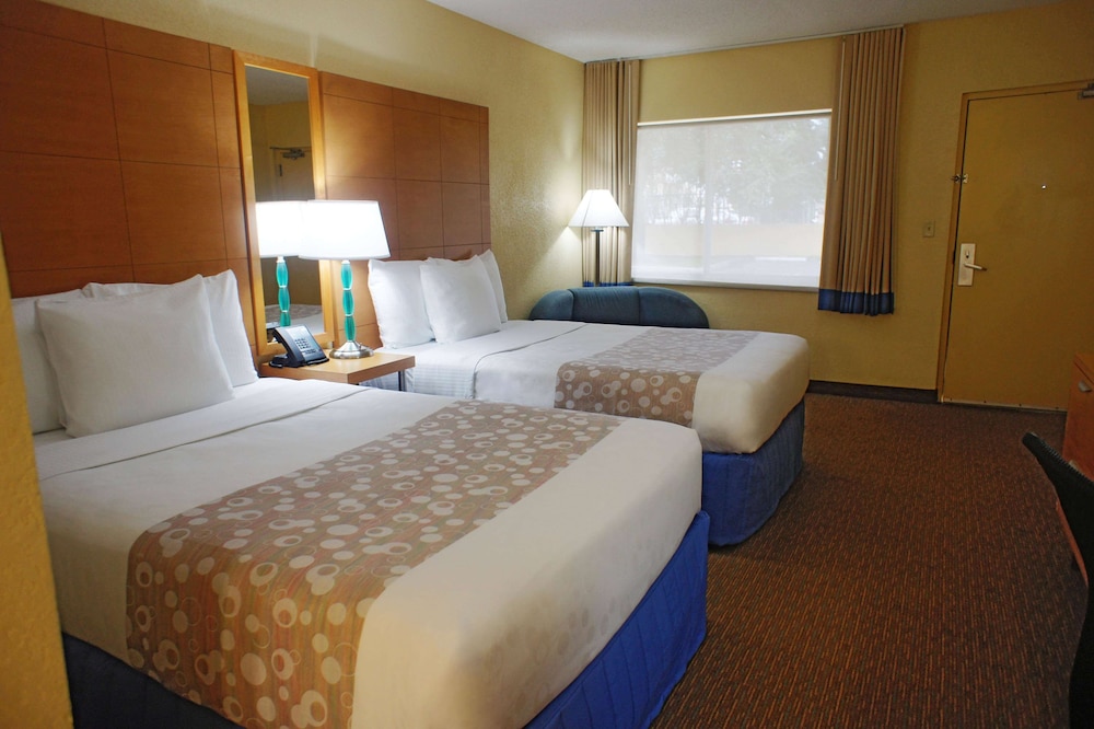 Room, 2 Double Beds, Accessible, Non Smoking (Mobility/Hearing Impaired Accessible) photo 1