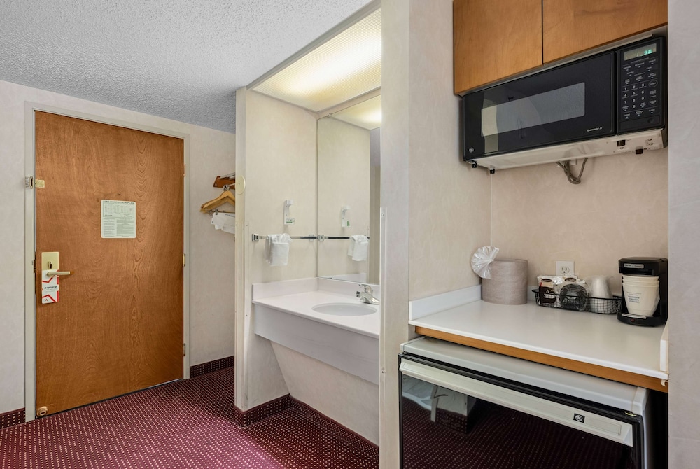 Suite, 1 King Bed, Non Smoking
