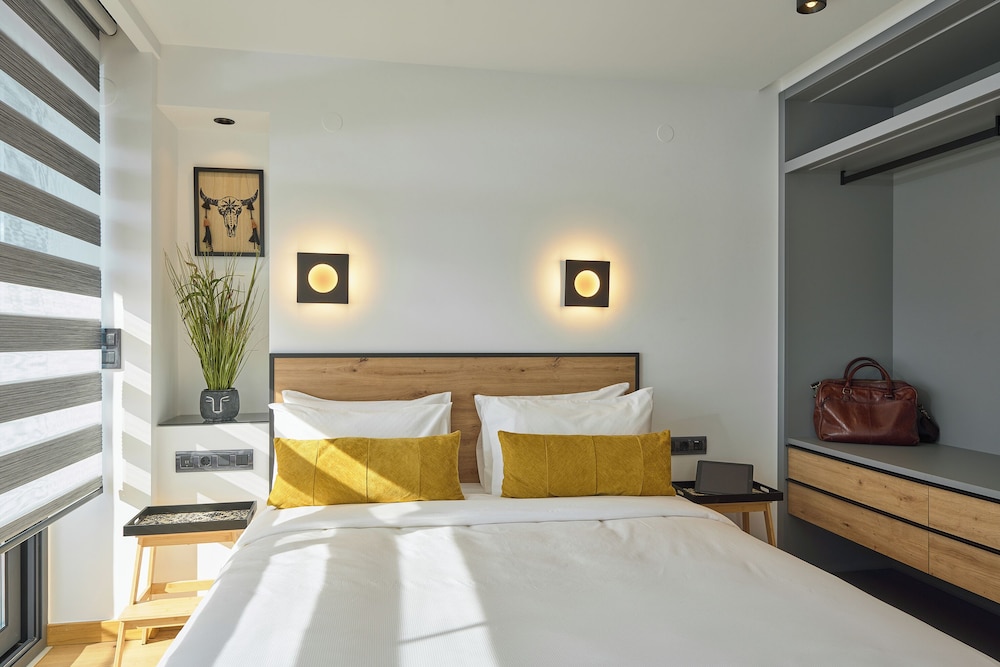 Deluxe Suite with Sea View photo 2