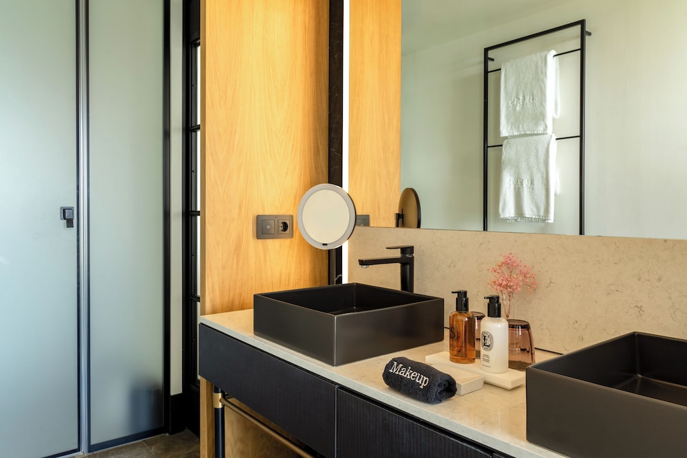 Deluxe Double Room, Sea View - Photo 7