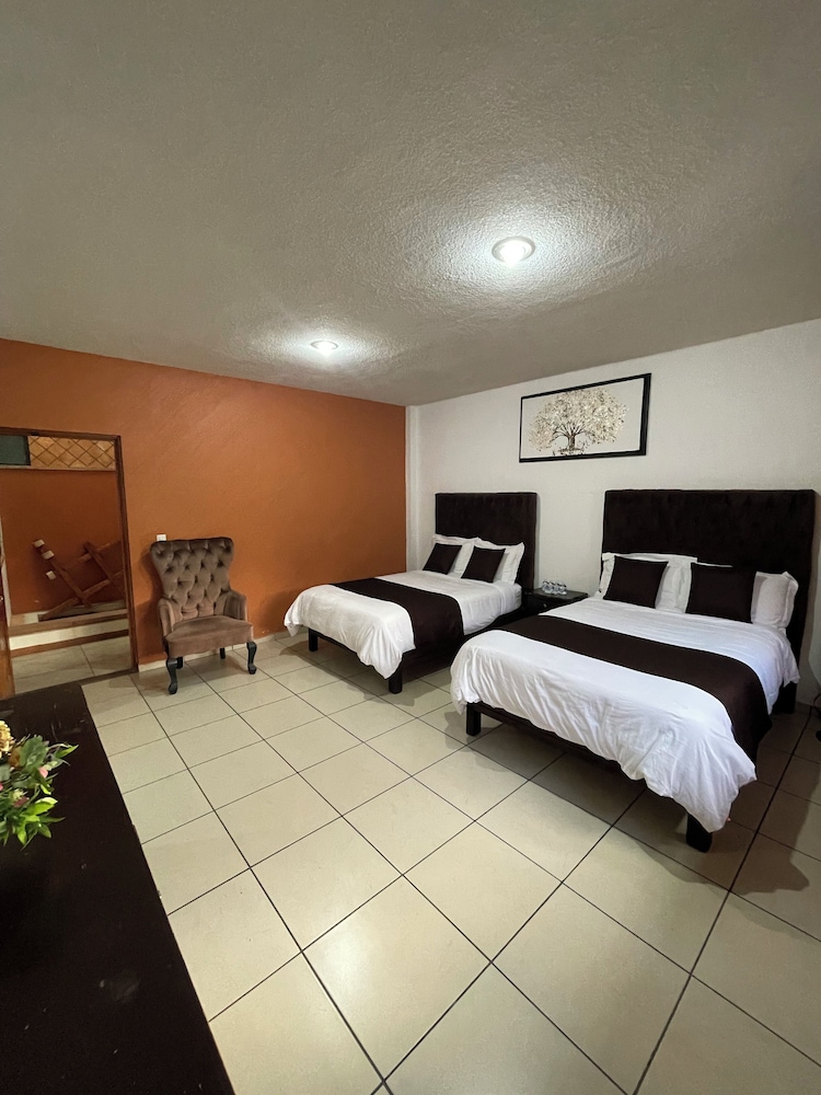 Economy Quadruple Room photo 3