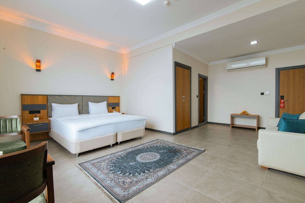 Deluxe Double Room - Photo 7