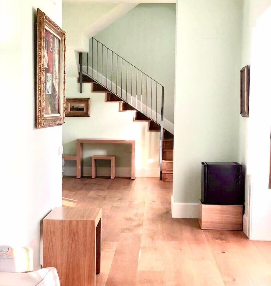 Grand Studio Suite - Photo 5