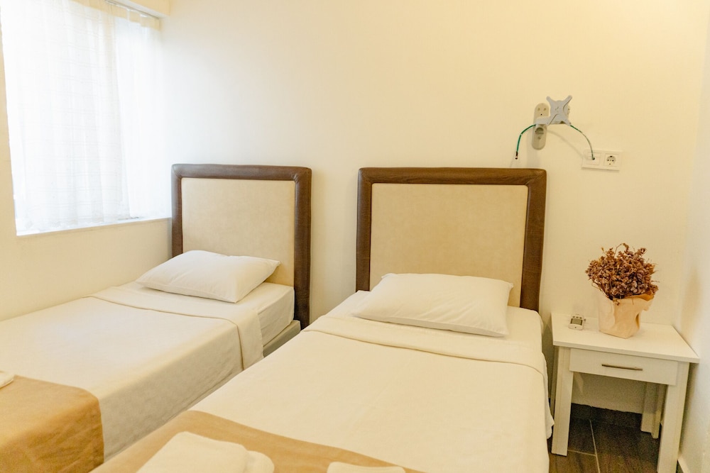 Basic Twin Room photo 1