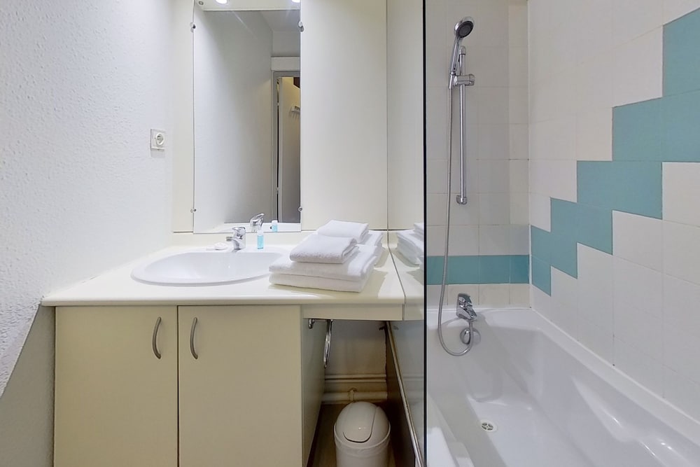 Standard Apartment, Kitchenette - Photo 9