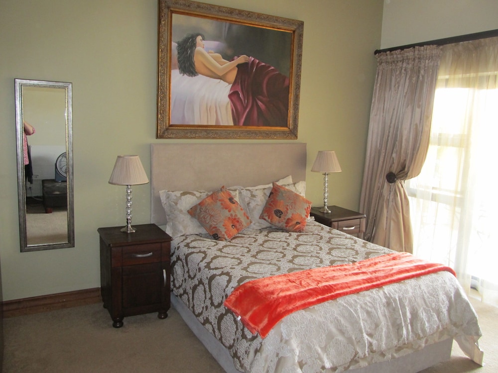 Room 5 Executive En-suite photo 1