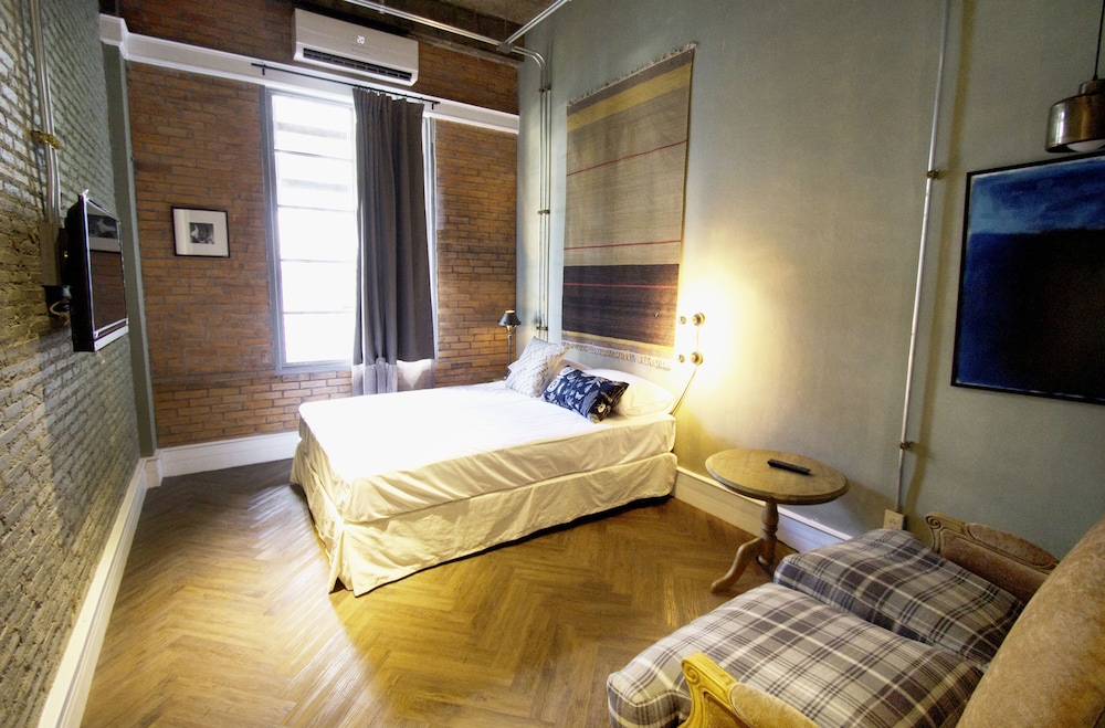 Double Private Room with Shared Bathroom photo 3
